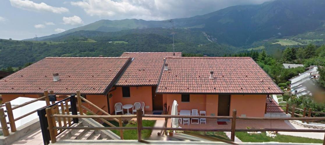 Casa Vacanze Rosalba Ferrara di Monte Baldo Dış mekan fotoğraf
