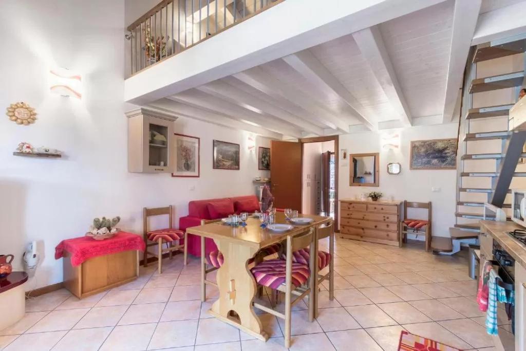 Casa Vacanze Rosalba Ferrara di Monte Baldo Dış mekan fotoğraf
